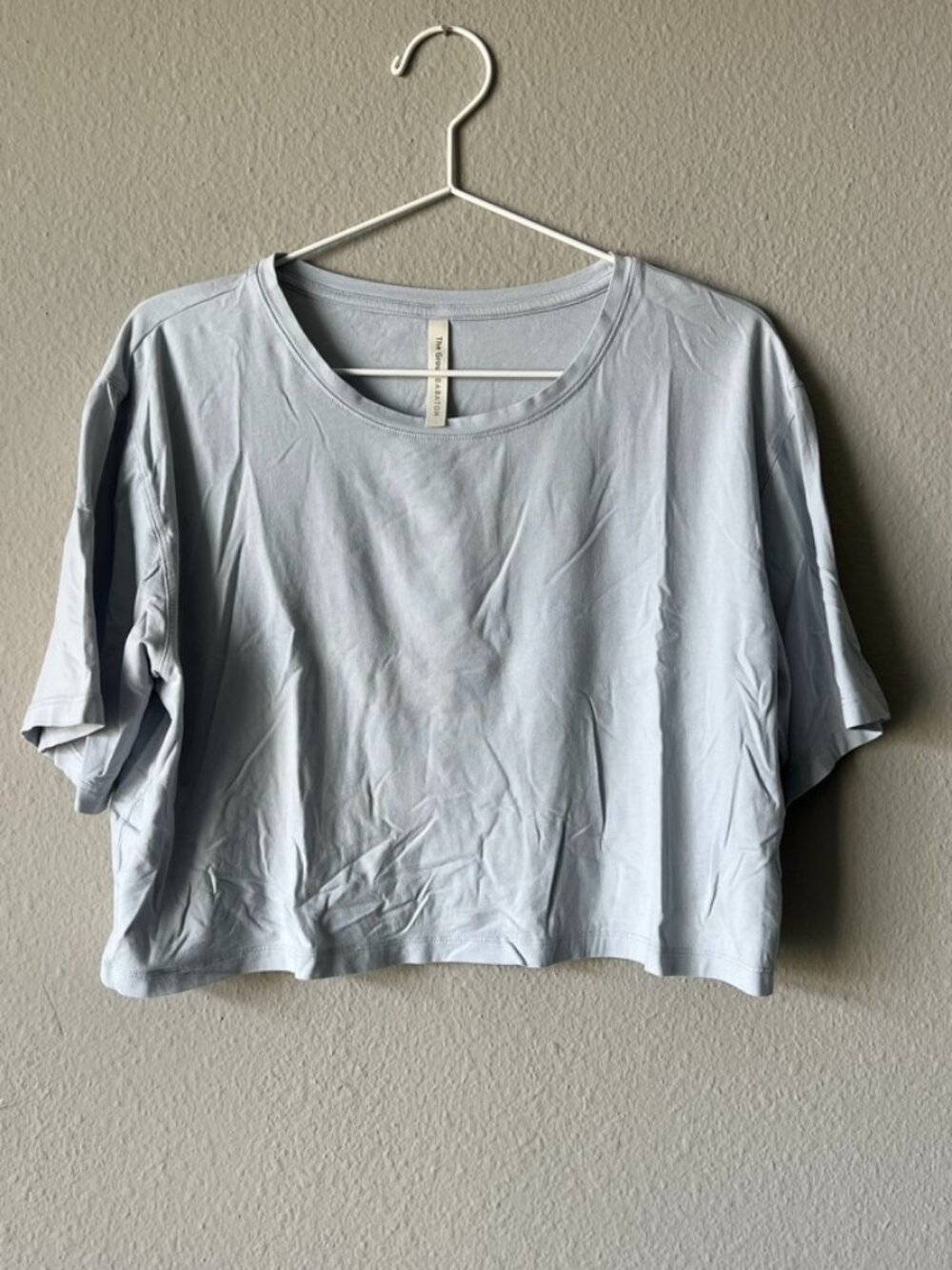 THE GROUP BABATON Aritzia Light Slate Blue Boxy Cropped Tee Size M